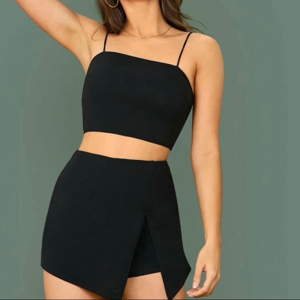 SHEIN Solid Cropped Camo Top & Short Set